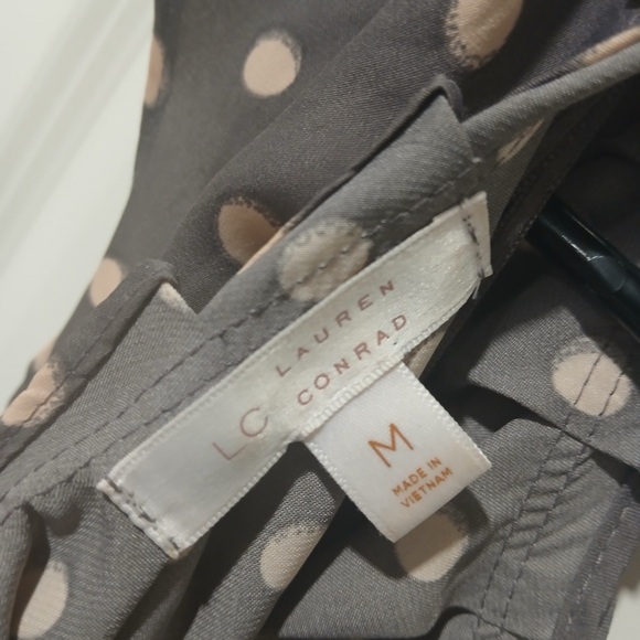 ⭐️ LC Lauren Conrad Polka Dot Top size medium‎ - Picture 3 of 4